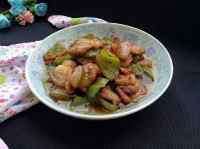 家常菜辣椒炒五花肉