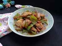 家常菜辣椒炒五花肉