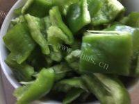 家常菜青椒炒腊肉做法图解2)