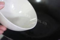 让人怀念的蒜蓉粉丝蒸扇贝做法图解21)