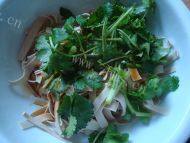 家常菜香菜拌豆腐皮做法图解4)