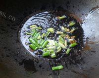 家常素炒豇豆做法图解1)