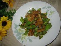 家常菜尖椒炒干豆腐