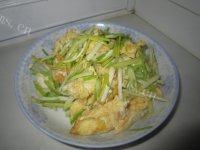 简单的蒜苗炒鸡蛋