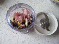 自己做的香菇猪肉饺子做法图解3)