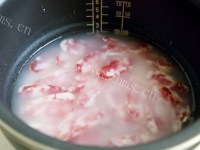 美味的腊肠饭做法图解4)