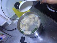 美味的酸汤水饺做法图解4)