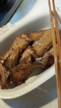 家常菜炖刀鱼做法图解1)