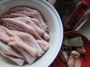 麻辣鸭掌做法图解1)