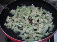 家常菜肉片菜花做法图解5)