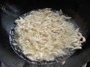 家常菜韭菜苔炒鸡丝做法图解3)