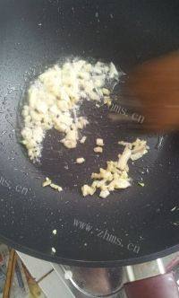 香飘的蒜黄炒鸡蛋做法图解4)