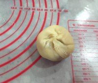 诱人的蛋黄酥做法图解28)
