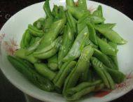 家常菜肉末炒四季豆做法图解1)