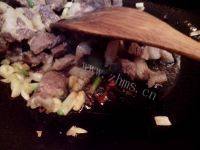 家常菜土豆牛肉炖柿子做法图解8)