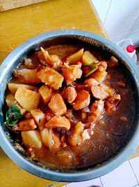 家常啤酒炖土豆鸡块做法图解11)