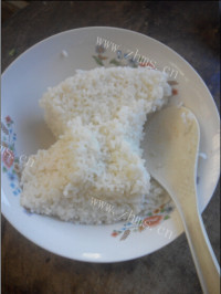 好吃的青椒洋葱炒饭做法图解1)