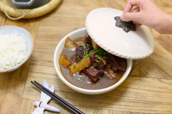 色香味俱全的萝卜炖牛腩