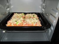 美味的香酥土司披萨做法图解10)