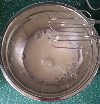 美味肉松黄金蛋糕卷做法图解9)