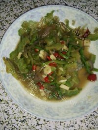家常菜青椒炒苦瓜
