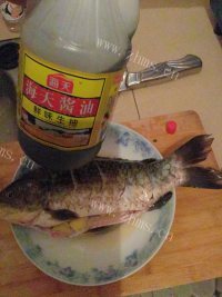 家常菜清蒸鲫鱼做法图解3)