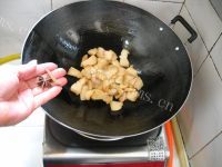 完美的砂锅蛋白炖肉做法图解5)