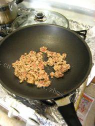 色香味具全的肉末烧豆腐做法图解4)