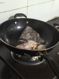 回味无穷的红烧鱼头做法图解3)
