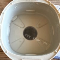 自制冰糖雪梨银耳莲子汤做法图解6)