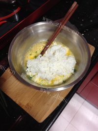 好吃的另类蛋炒饭做法图解3)