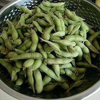 美味的凉拌毛豆做法图解3)