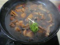 美味的红烧鹅肉做法图解8)