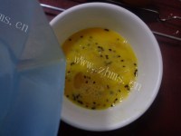 美味的鸡蛋煎饺做法图解5)