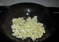 有特色的清炒菜花做法图解5)
