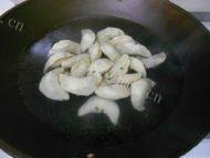 易做的韭菜鸡蛋饺子做法图解9)