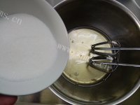 美味的轻乳酪芝士蛋糕做法图解2)