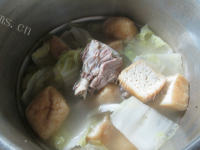 好吃的油豆腐白菜肉骨汤做法图解9)