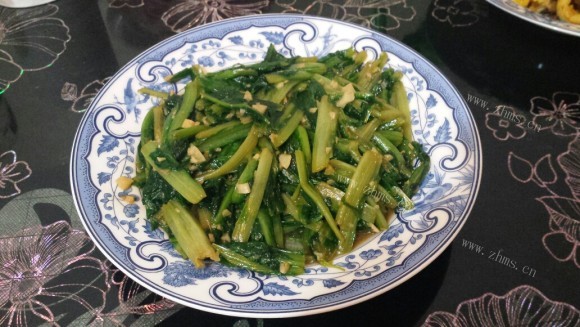 玉盘珍馐的蒜蓉油麦菜