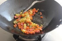 香飘十里的菠萝饭做法图解4)