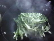 飘香的素炒油麦菜做法图解3)