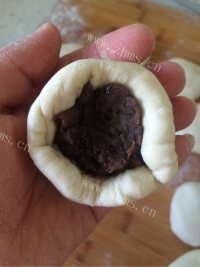 色泽鲜亮的豆沙包做法图解6)