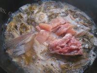 家常菜豆腐炖鱼做法图解9)