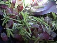 家常菜藜蒿炒腊肉做法图解9)