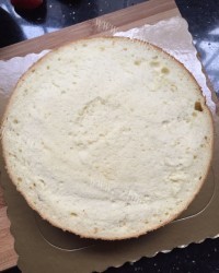自制草莓圣诞老人蛋糕做法图解5)
