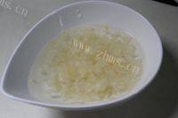 营养的银耳雪梨粥做法图解1)