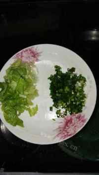 美味的生菜葱花蛋炒饭做法图解1)