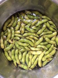 美味的水煮毛豆做法图解3)