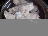 家常菜脊骨炖豆角做法图解4)