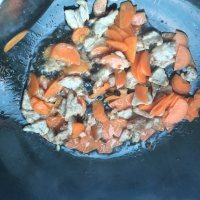 胡萝卜炒肉做法图解4)
